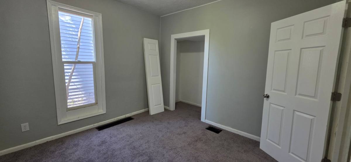 House for rent at 1631 W 7th St, Anderson, IN 46016
