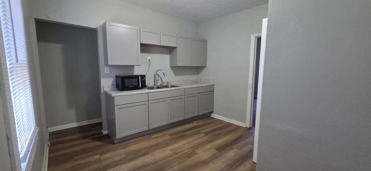 House for rent at 1631 W 7th St, Anderson, IN 46016