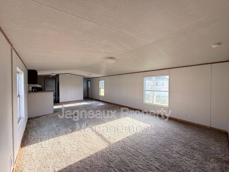 House for rent at 1914 Center St, Vinton, LA 70668
