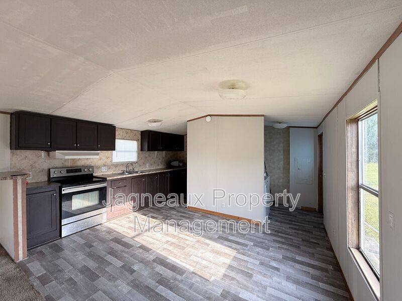 House for rent at 1914 Center St, Vinton, LA 70668