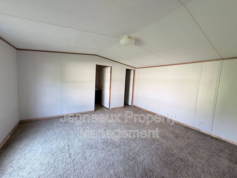 House for rent at 1914 Center St, Vinton, LA 70668