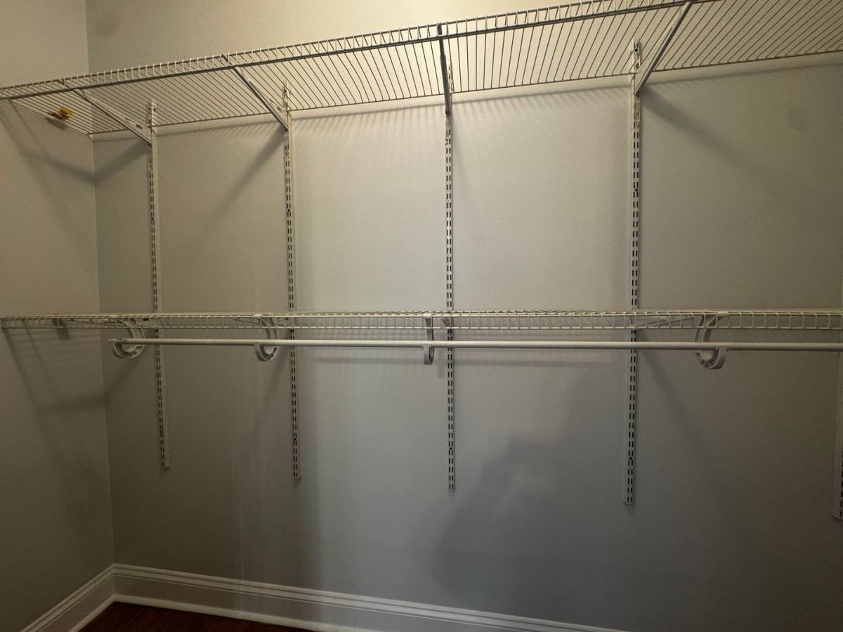 Apartment for rent at 1344 W Lunt Ave, Chicago, IL 60626