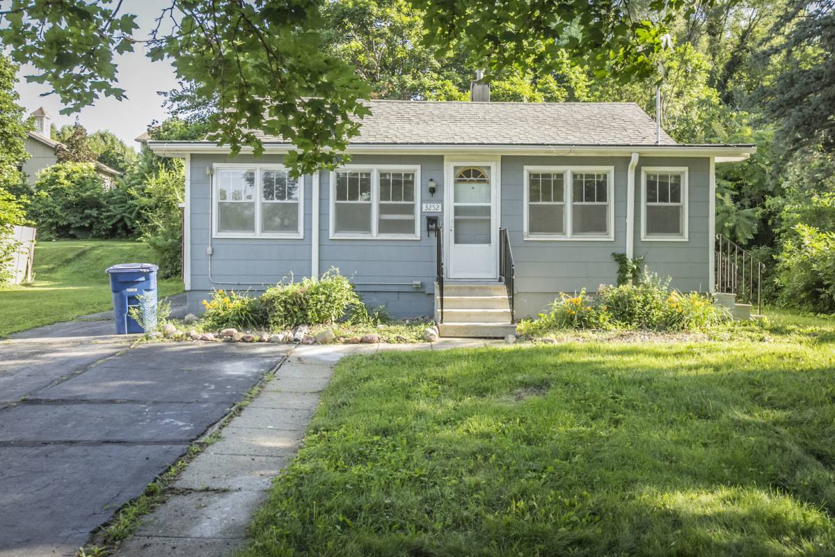 House for rent at 3252 Dubuque Ave, Des Moines, IA 50317