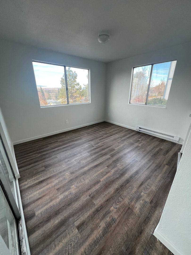 Apartment for rent at 2001 N Eldorado Ave #4, Klamath Falls, OR 97603