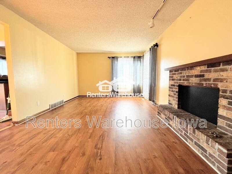 Apartment for rent at 4541 50th St, Des Moines, IA 50310
