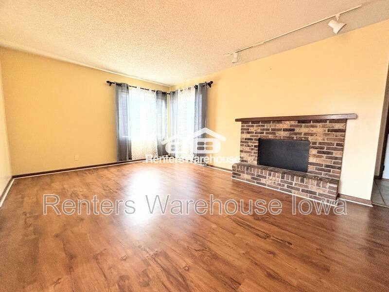 Apartment for rent at 4541 50th St, Des Moines, IA 50310