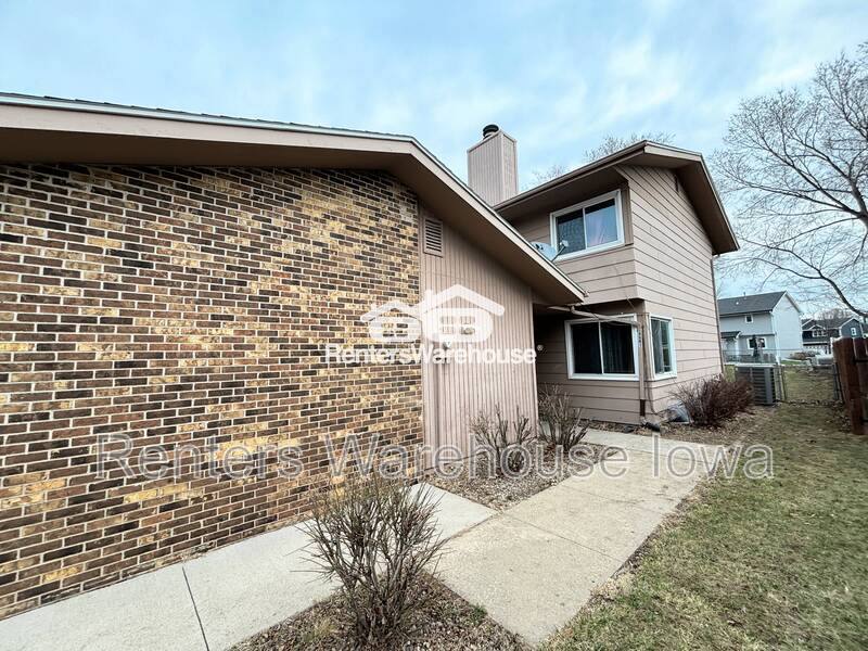 Apartment for rent at 4541 50th St, Des Moines, IA 50310