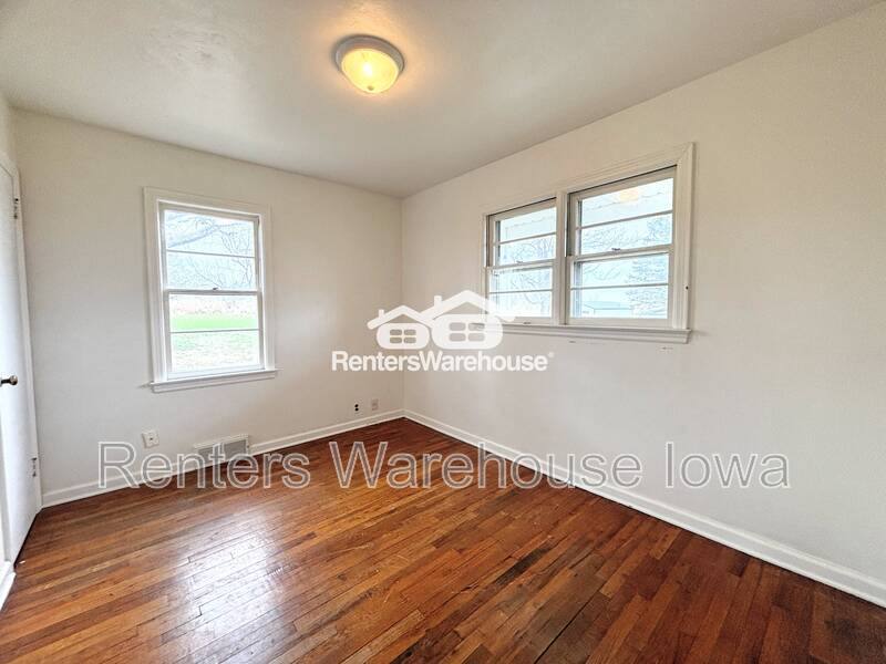 House for rent at 3287 Cumming Rd, Cumming, IA 50061