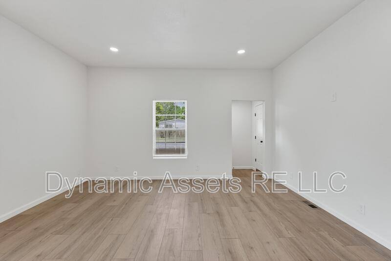 House for rent at 542 E 23rd St, Pittsburg, KS 66762