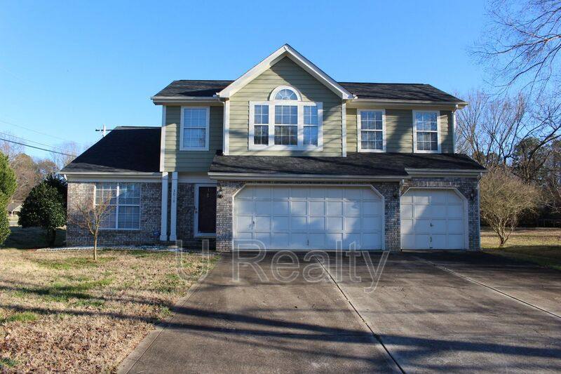 House for rent at 3010 Williams Station Rd, Matthews, NC 28105