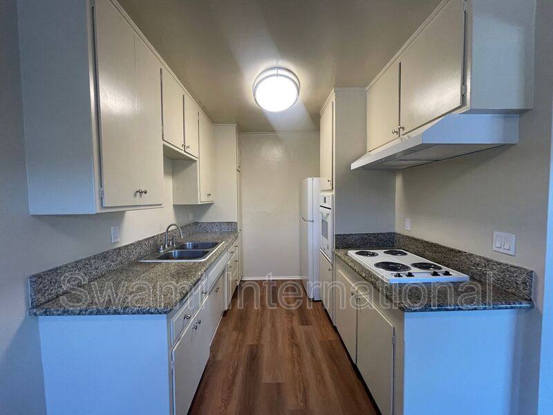 Apartment for rent at 633 S Walnut St #7, Inglewood, CA 90301