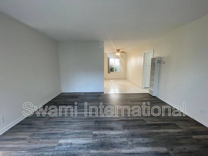 Apartment for rent at 622 1 2 E #97TH, Inglewood, CA 90301