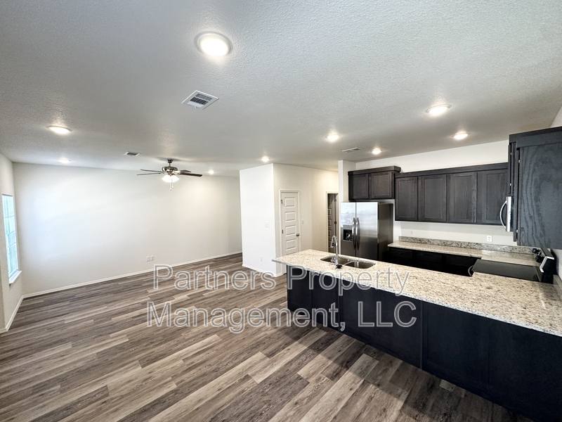 Apartment for rent at 928 S Amarillo Ave, Fayetteville, AR 72704