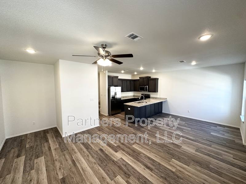 Apartment for rent at 928 S Amarillo Ave, Fayetteville, AR 72704