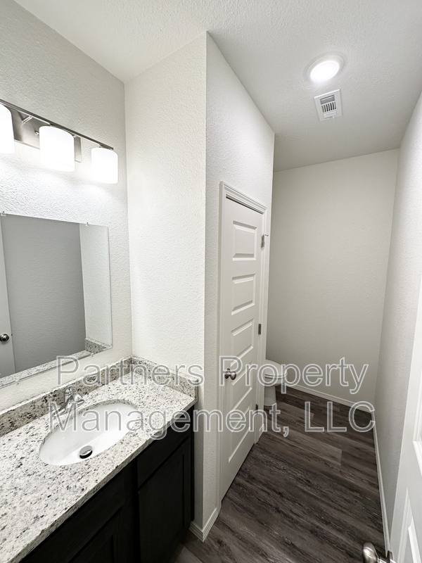 Apartment for rent at 928 S Amarillo Ave, Fayetteville, AR 72704