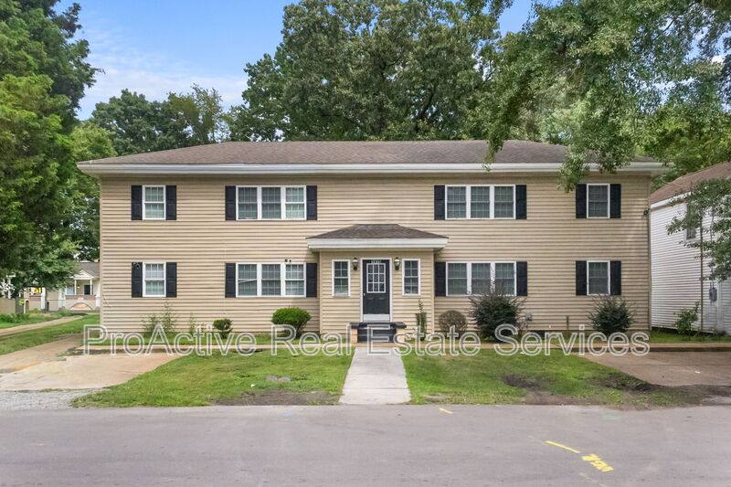 Apartment for rent at 1415 Commerce Ave #1, Chesapeake, VA 23324
