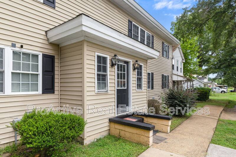 Apartment for rent at 1415 Commerce Ave #1, Chesapeake, VA 23324