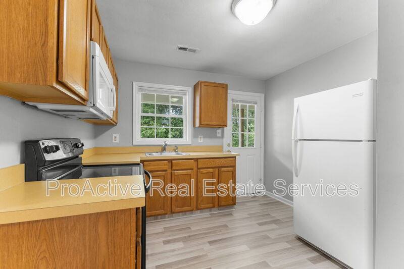 Apartment for rent at 1415 Commerce Ave #1, Chesapeake, VA 23324