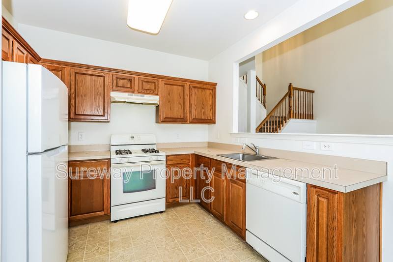 Townhouse for rent at 158 Chancellor Dr, Woodbury, NJ 08096