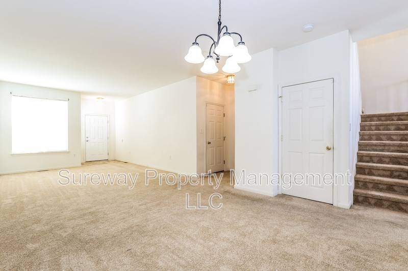Townhouse for rent at 158 Chancellor Dr, Woodbury, NJ 08096