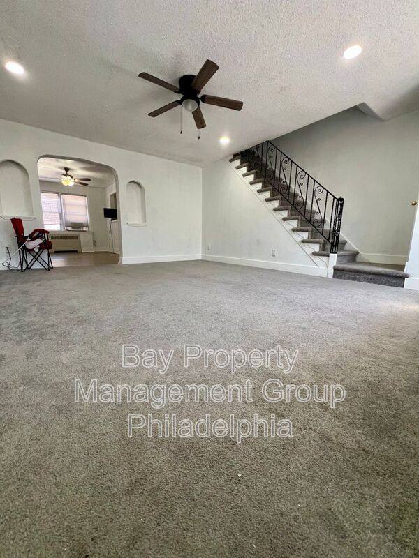 Townhouse for rent at 624 Briarcliff Rd, Upper Darby, PA 19082