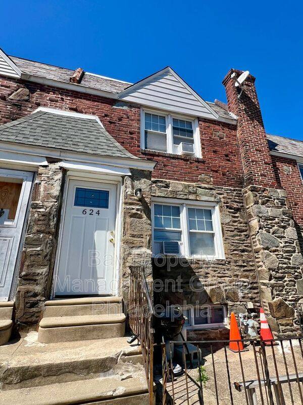 Townhouse for rent at 624 Briarcliff Rd, Upper Darby, PA 19082