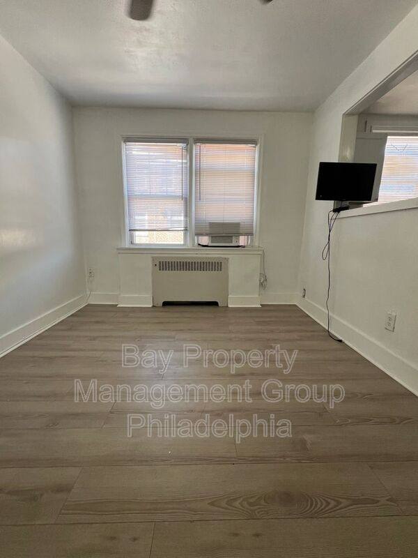 Townhouse for rent at 624 Briarcliff Rd, Upper Darby, PA 19082
