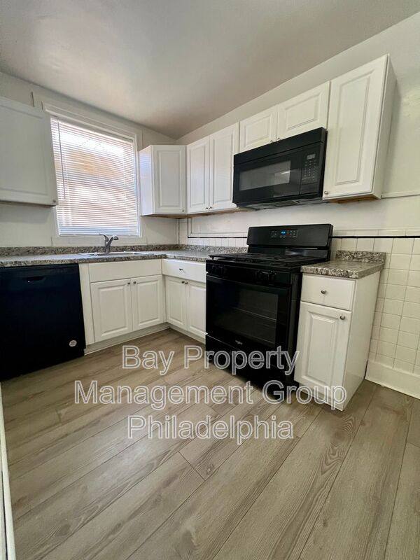 Townhouse for rent at 624 Briarcliff Rd, Upper Darby, PA 19082