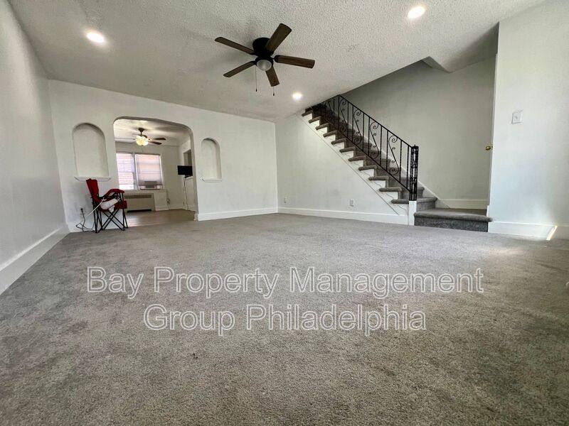 Townhouse for rent at 624 Briarcliff Rd, Upper Darby, PA 19082