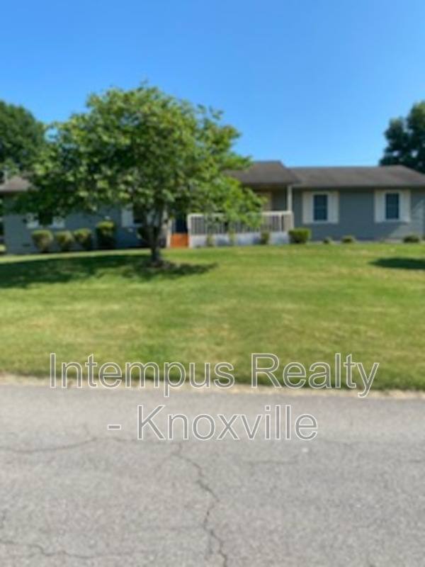 House for rent at 6517 Bay Circle Dr, Knoxville, TN 37918