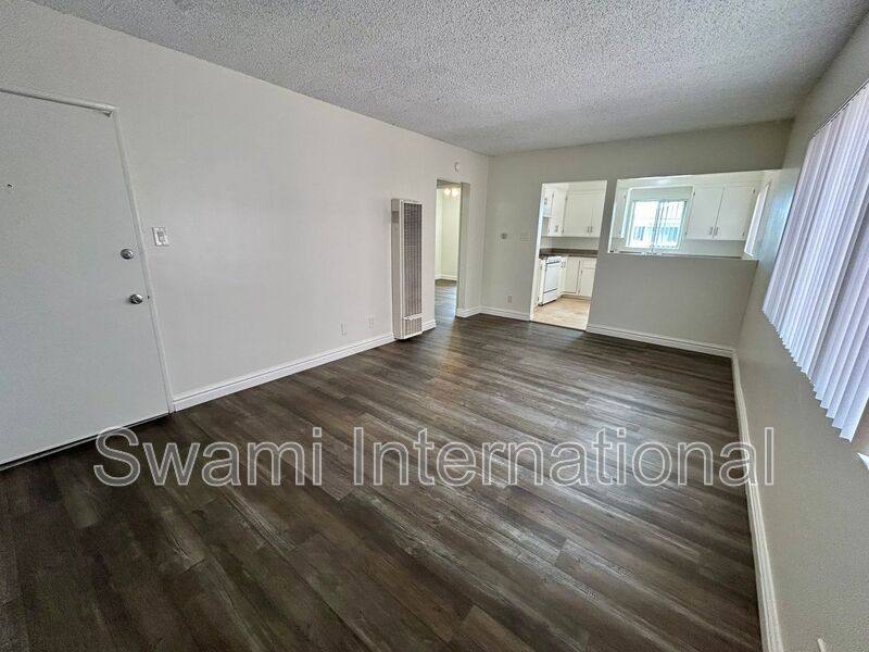 Apartment for rent at 12645 Ramona Ave #J, Hawthorne, CA 90250