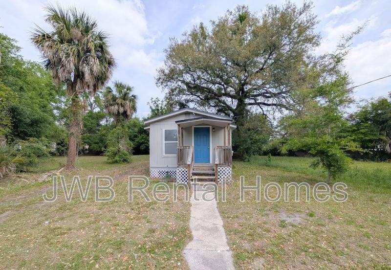 House for rent at 835 Union St E, Jacksonville, FL 32206