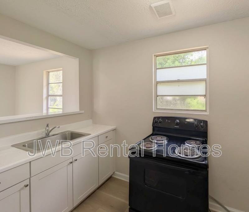 House for rent at 835 Union St E, Jacksonville, FL 32206