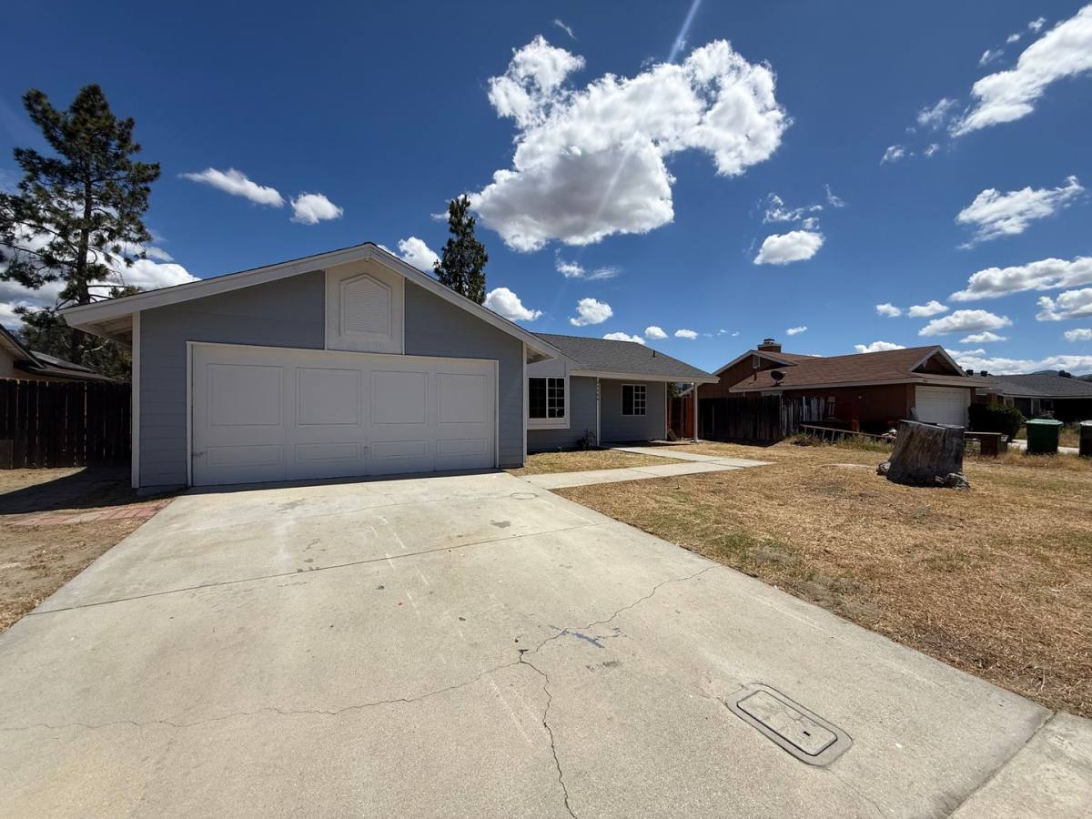 House for rent at 44466 Meadow Grove St, Hemet, CA 92544