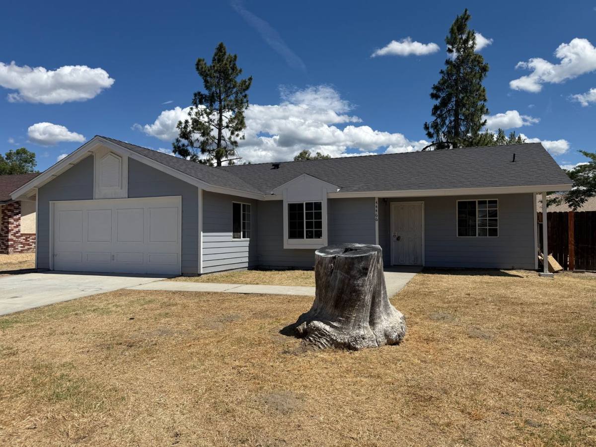 House for rent at 44466 Meadow Grove St, Hemet, CA 92544