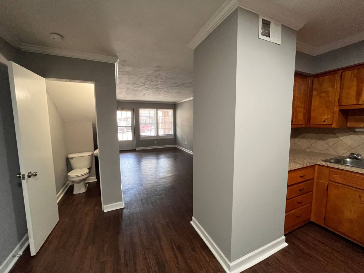 Townhouse for rent at 915 Moreland Dr, Kingsport, TN 37664