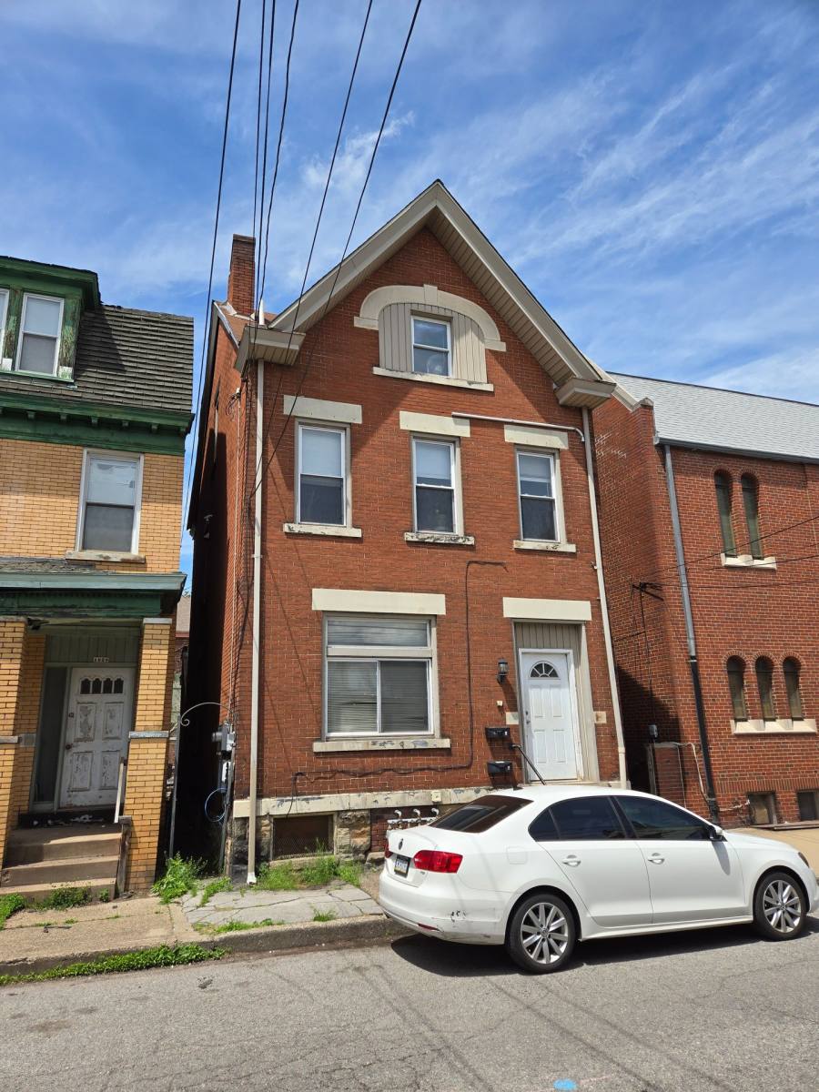 Apartment for rent at 1622 Hatteras St, Pittsburgh, PA 15212