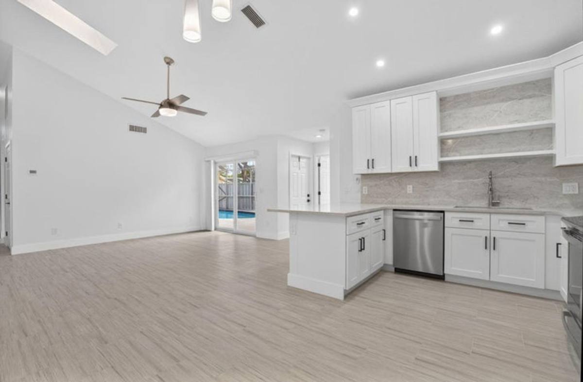 Townhouse for rent at 5230 Woodruff Lane, Palm Beach Gardens, FL 33418