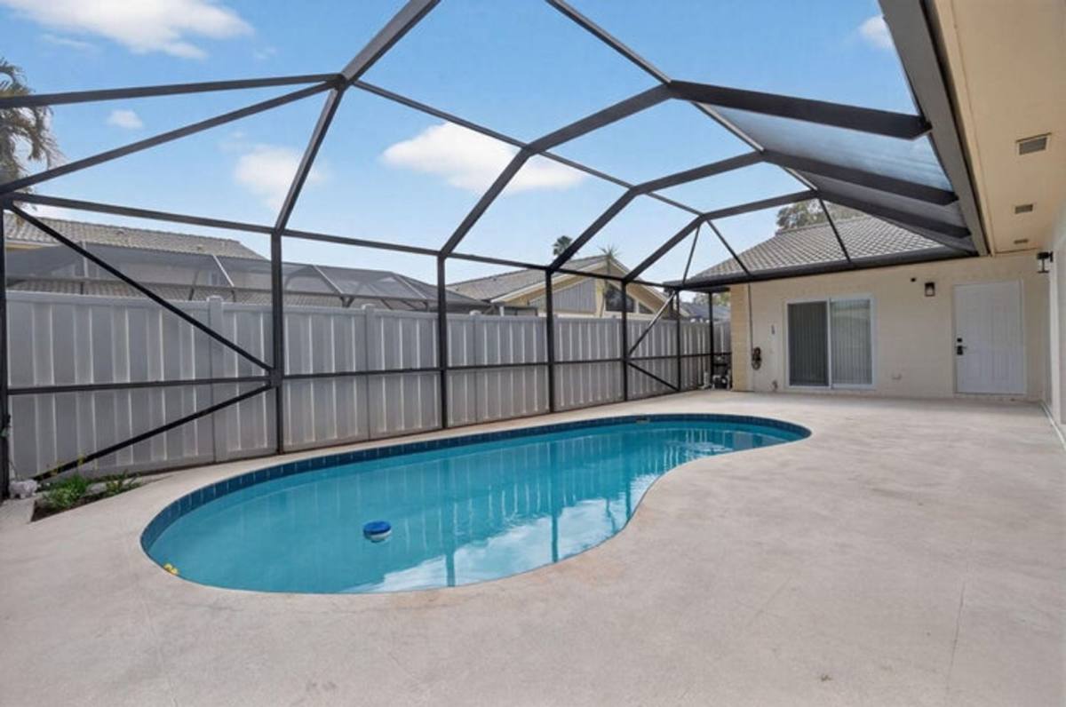 Townhouse for rent at 5230 Woodruff Lane, Palm Beach Gardens, FL 33418