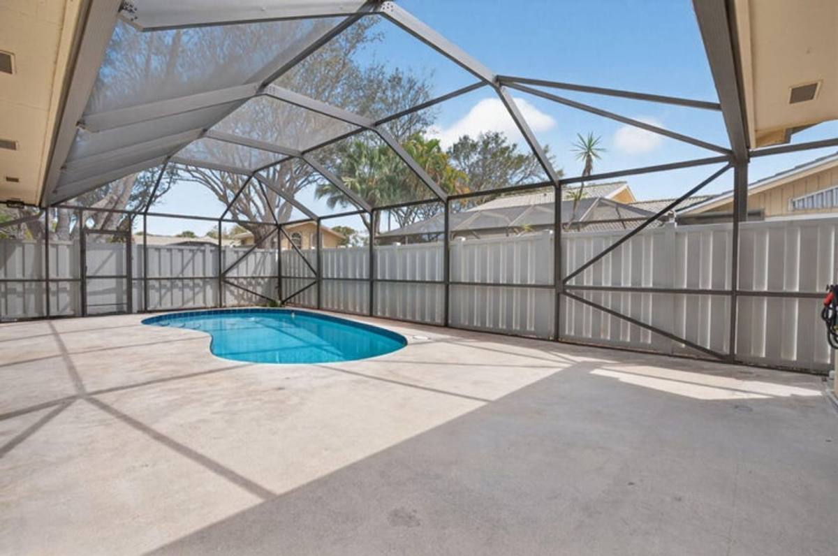 Townhouse for rent at 5230 Woodruff Lane, Palm Beach Gardens, FL 33418