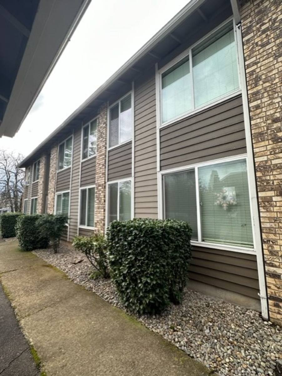 Apartment for rent at 3361 Crawford St SE A-F, Salem, OR 97302