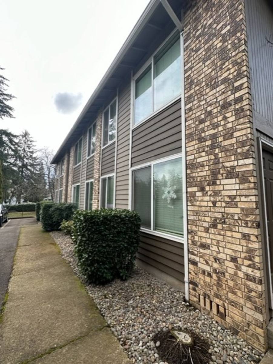 Apartment for rent at 3361 Crawford St SE A-F, Salem, OR 97302