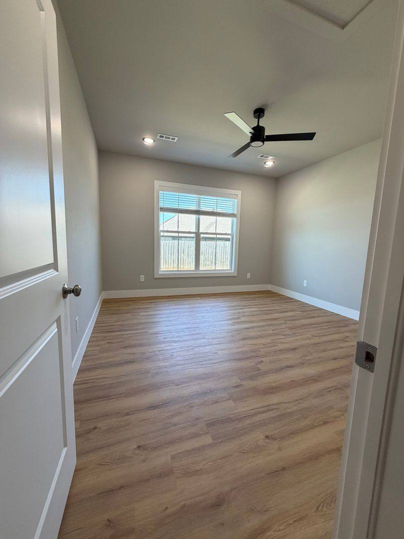 Townhouse for rent at 1002 Seaborn Way, Gravette, AR 72736