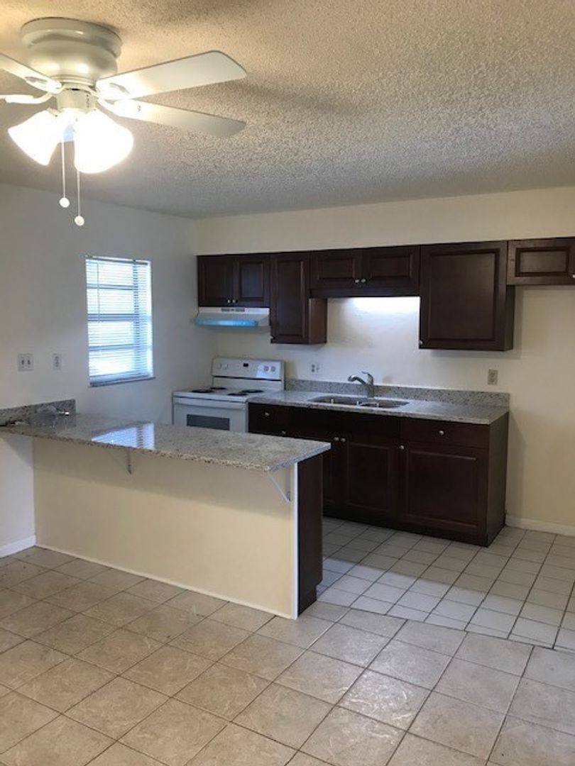 Apartment for rent at 21726 Highway 27, Leesburg, FL 34748