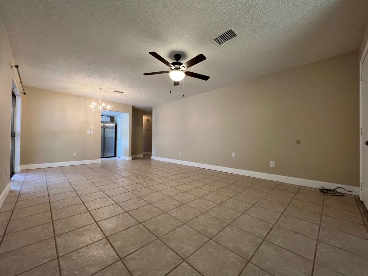 House for rent at 529 Hibiscus Way, Orlando, FL 32807
