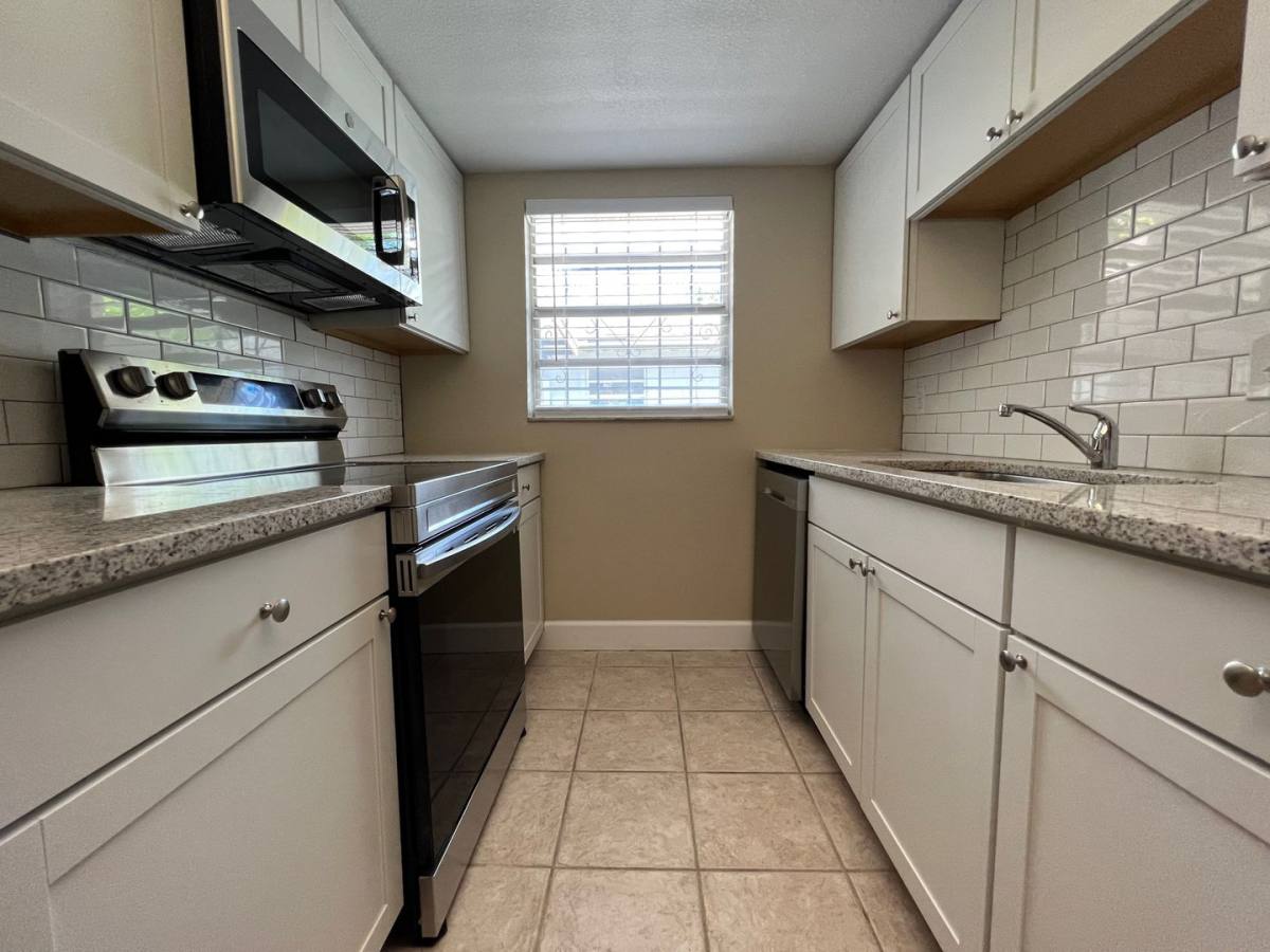 House for rent at 529 Hibiscus Way, Orlando, FL 32807