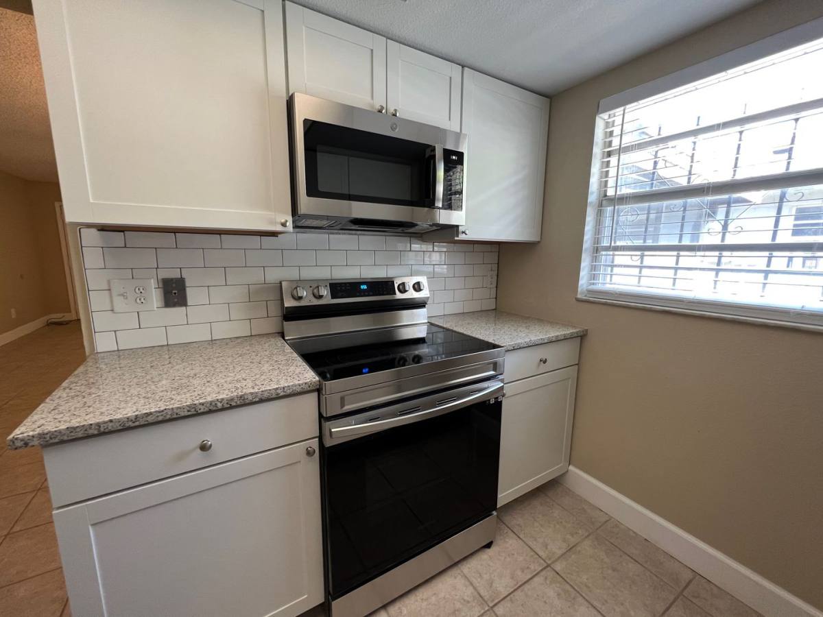 House for rent at 529 Hibiscus Way, Orlando, FL 32807