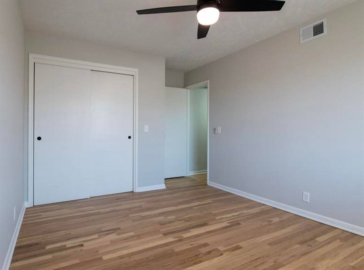 Apartment for rent at 801 N 48th St, Omaha, NE 68132