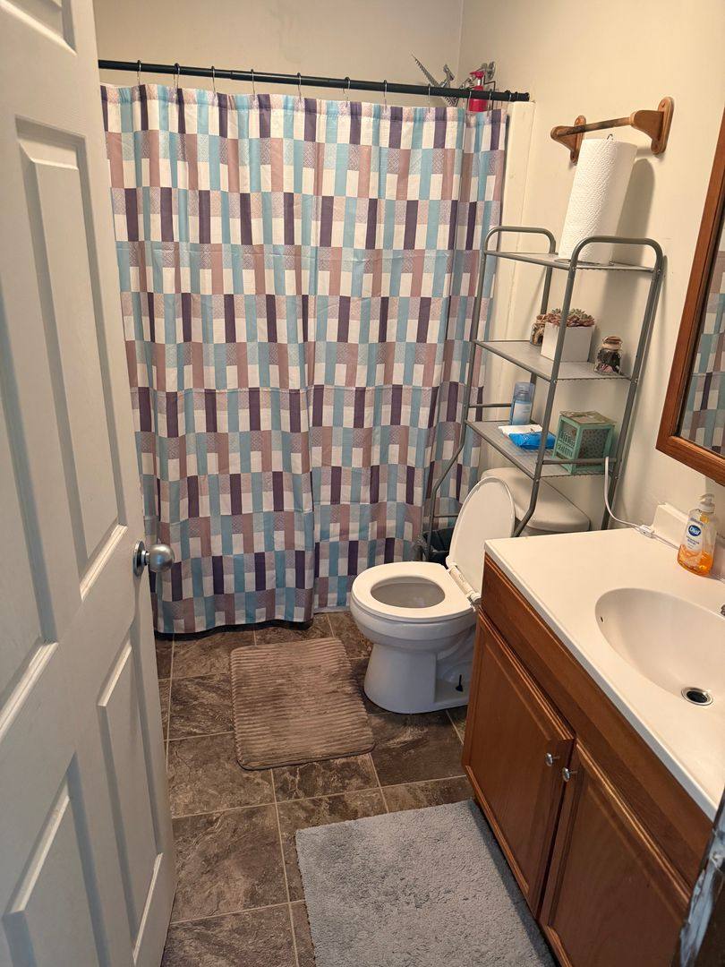 Apartment for rent at 412 E Hester, Carbondale, IL 62901
