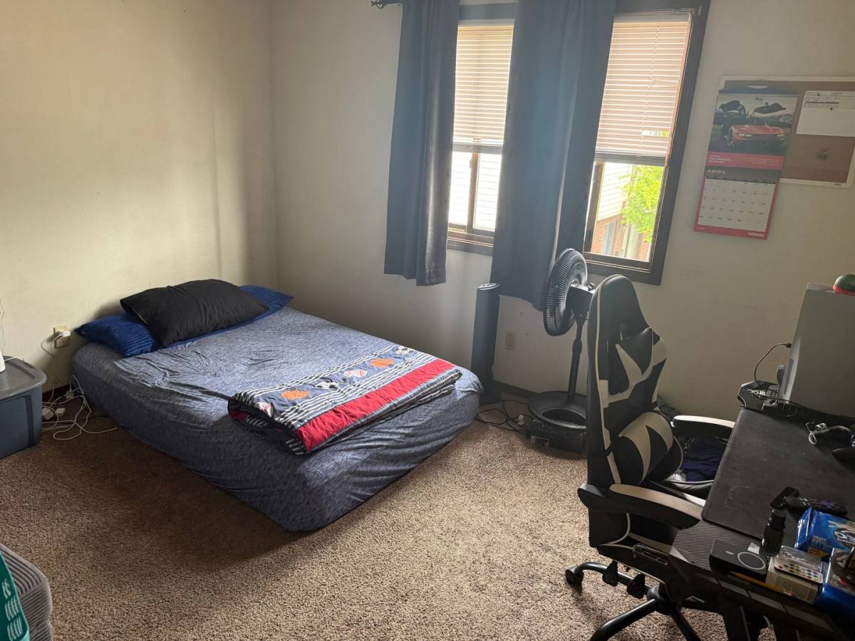 Apartment for rent at 412 E Hester, Carbondale, IL 62901